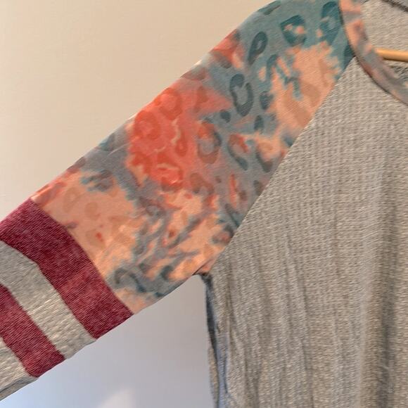 1.4.3. Story by Line Up Medium Pastel Abstract Animal Print Waffle Knit Top - Picture 5 of 8